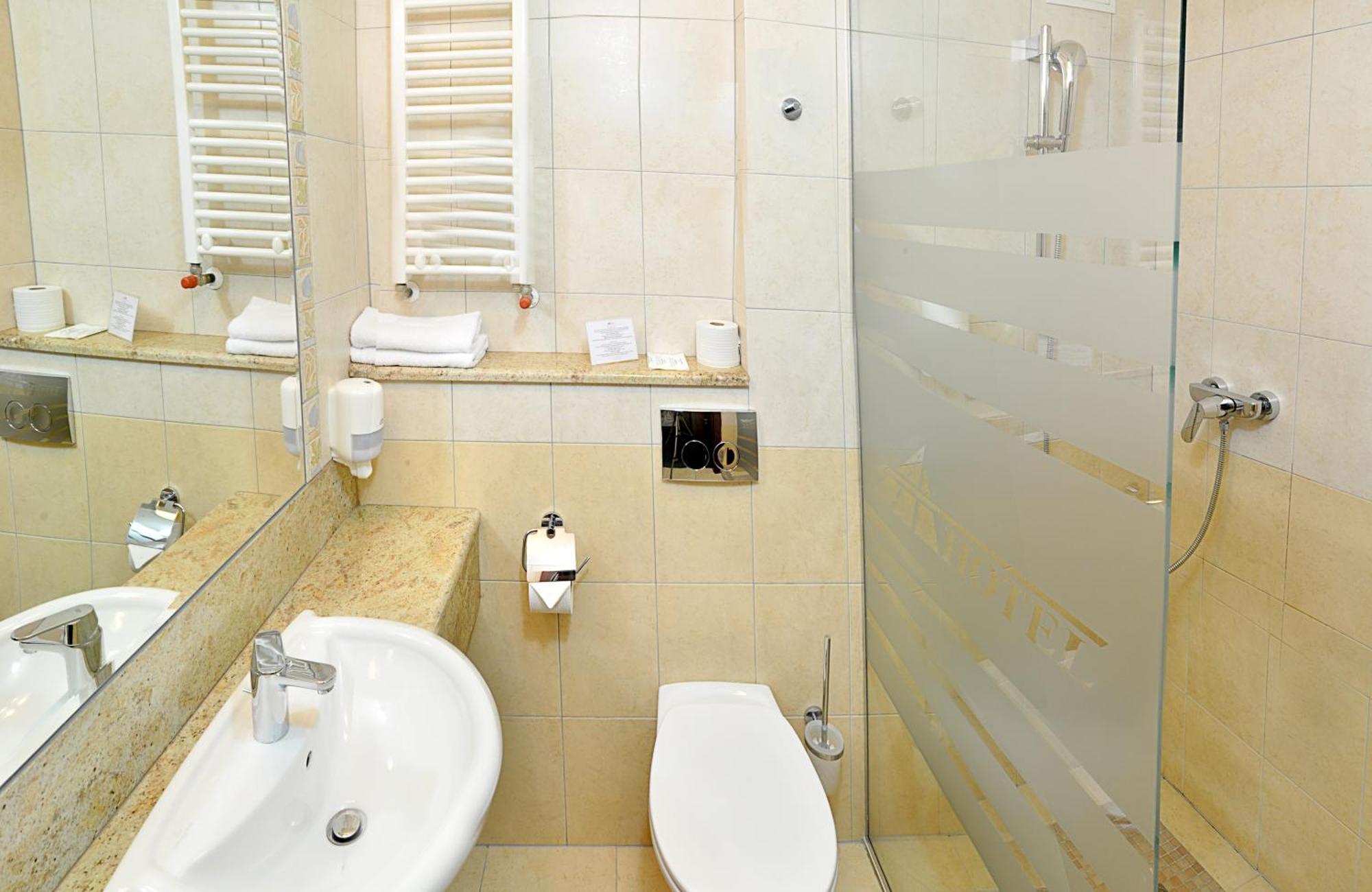 Ahotel Czechowice-Dziedzice Quarto foto
