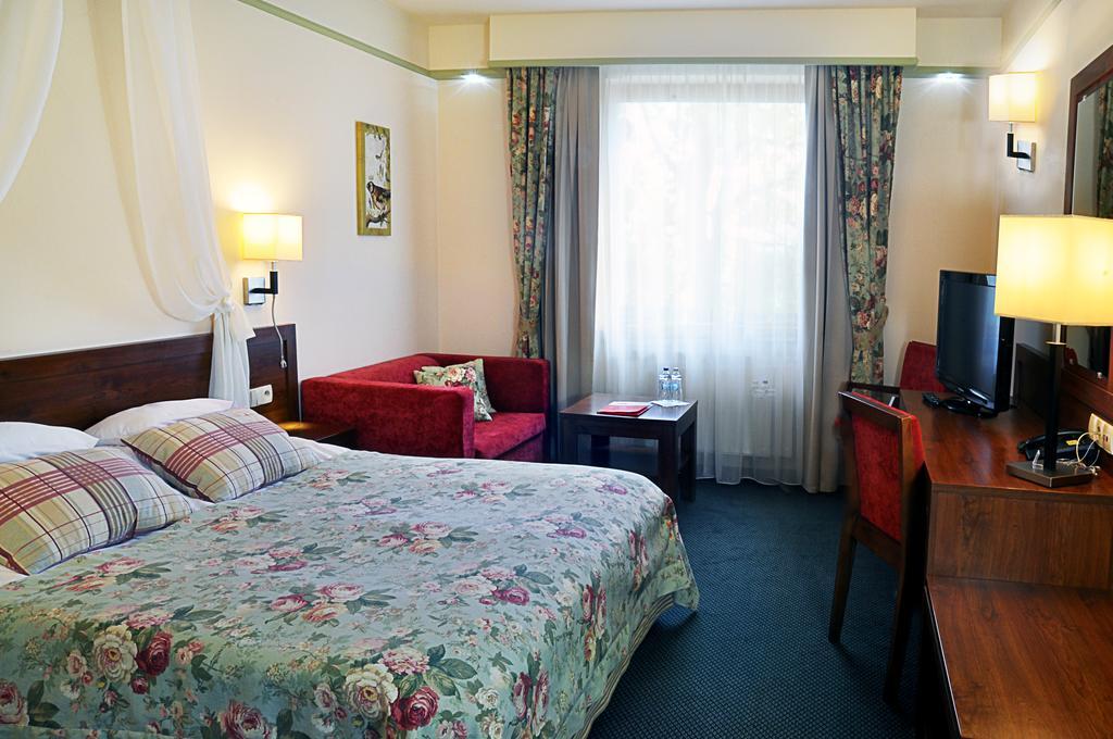 Ahotel Czechowice-Dziedzice Quarto foto