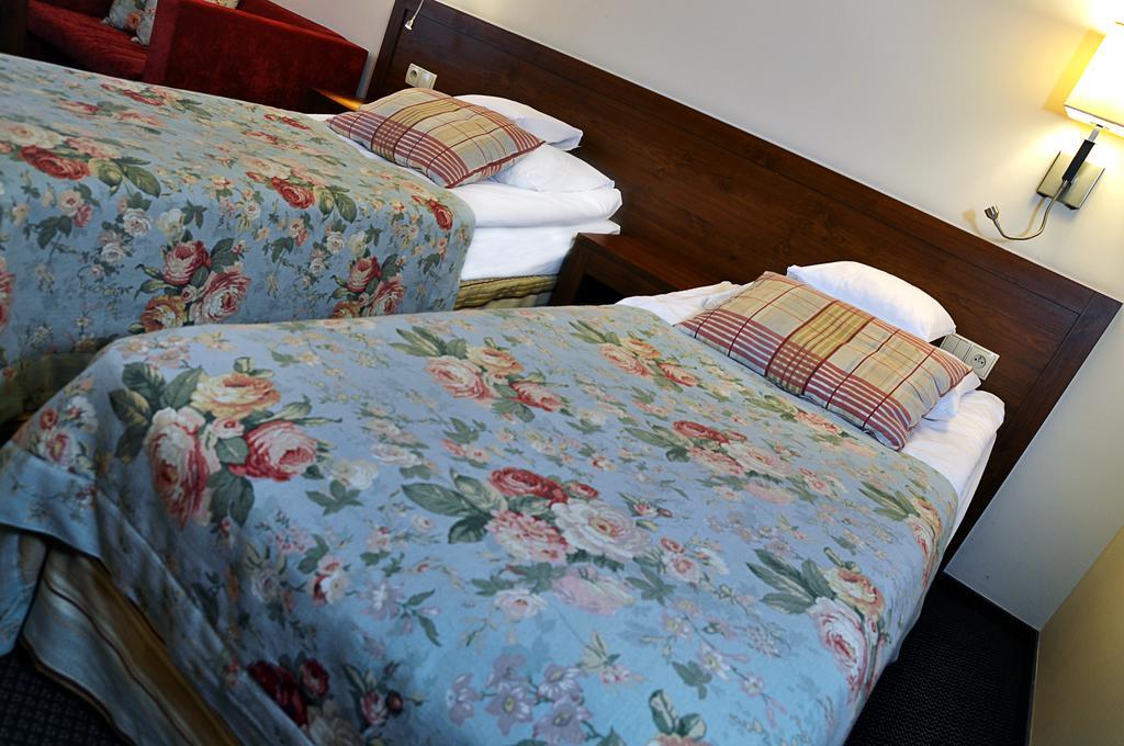 Ahotel Czechowice-Dziedzice Quarto foto